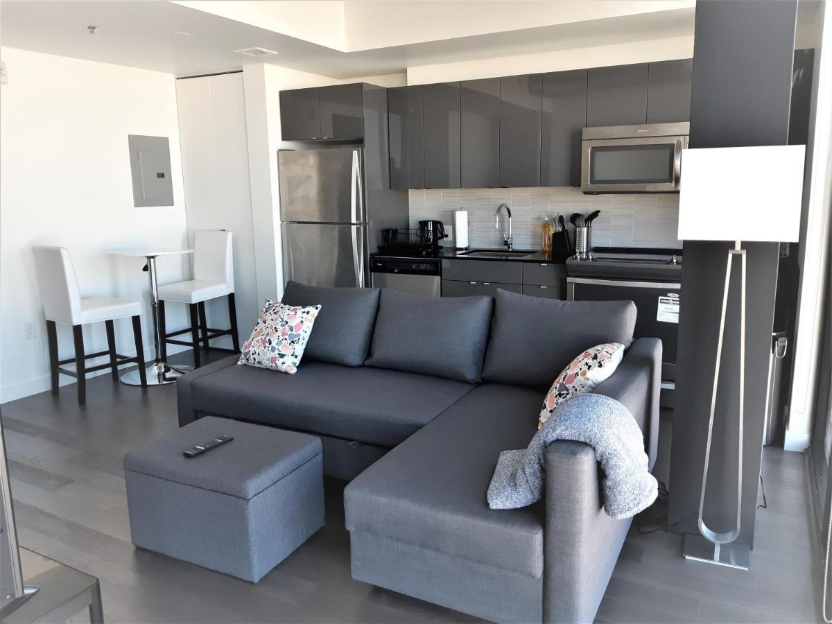 Appartement Cozy Skyline In Downtown, Across Canada Life Centre *